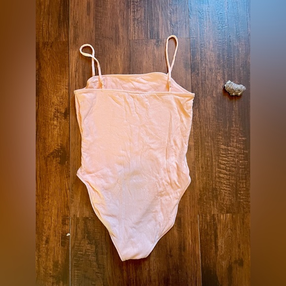 Bodysuit soft pink spaghetti straps - Picture 7 of 8